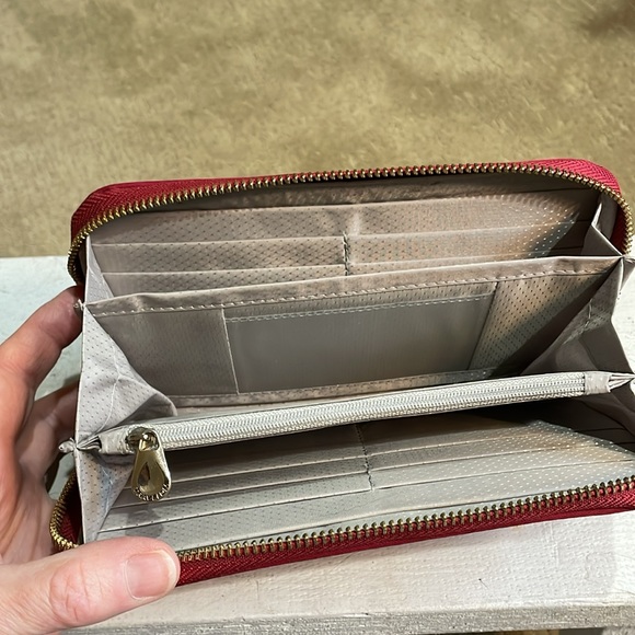 Travelon Wallet - Picture 3 of 5